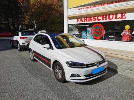 Fahrschule Lucky Drive - Fahrzeuge: VW Polo mit Automatikgetriebe